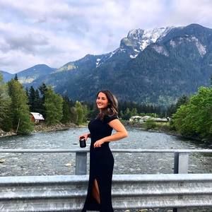 Meet your Posher, Jasmine